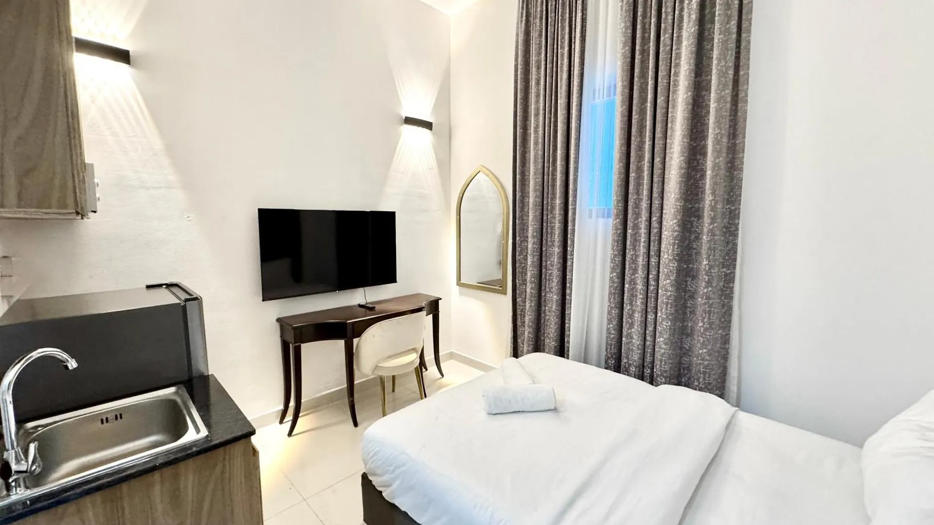 Al Manara Classic Cozy Studio Dubai United Arab Emirates